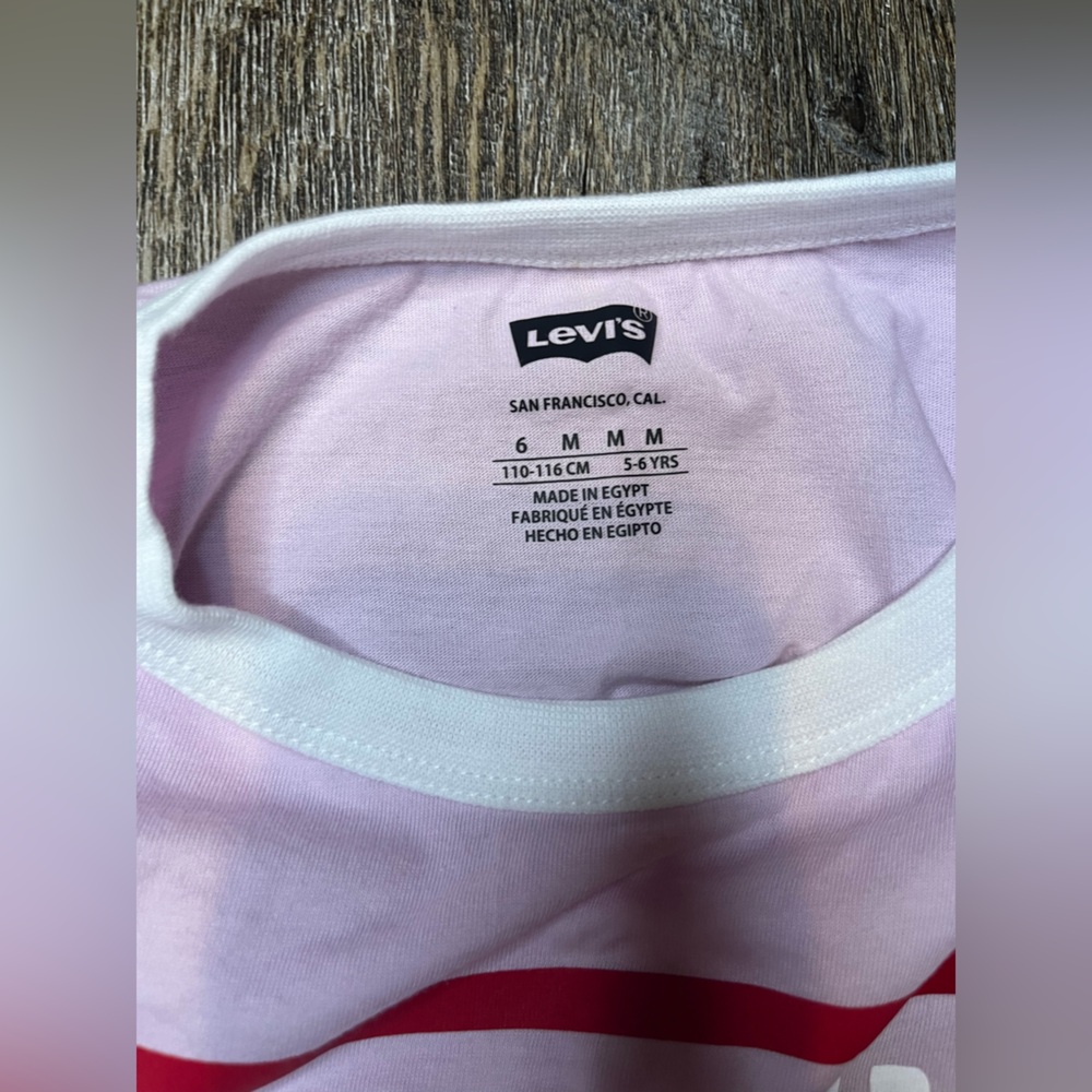 Levi's Pink T-Shirt Size‎ 6 M - Picture 4 of 4